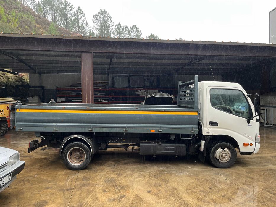 CARRINHA TOYOTA DYNA COM VASCULA