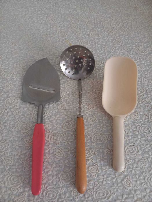 Кухонний інвентар з нержавіючої сталі