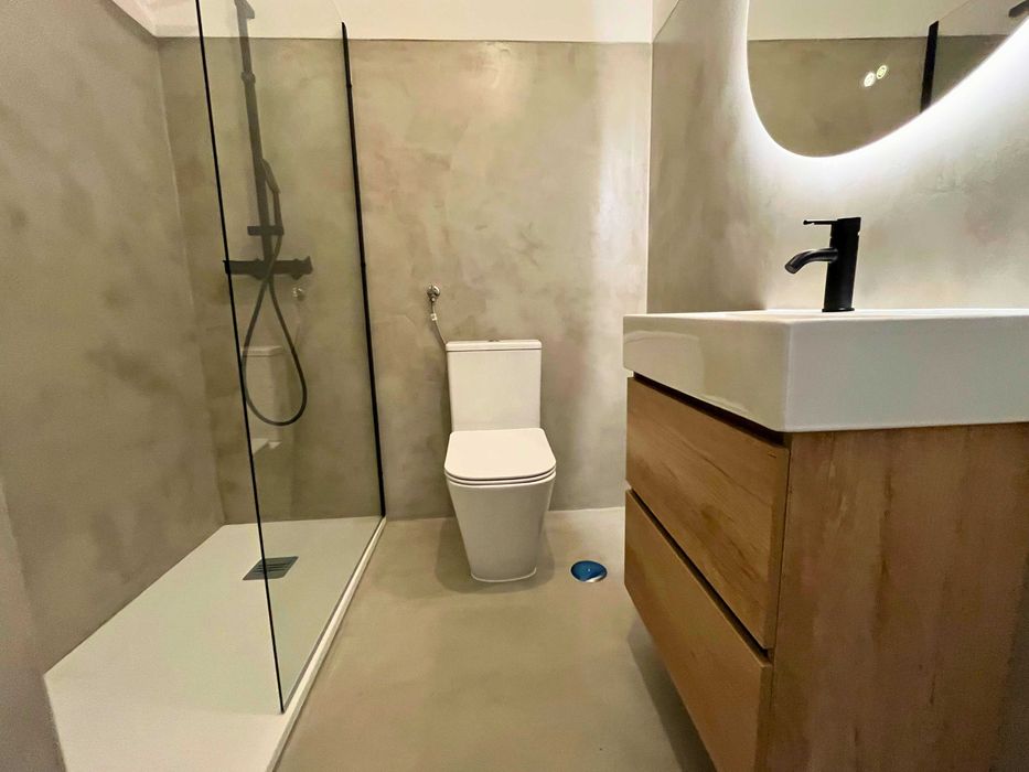 Apartamento T2 Totalmente Renovado com Arrecadação - Amadora