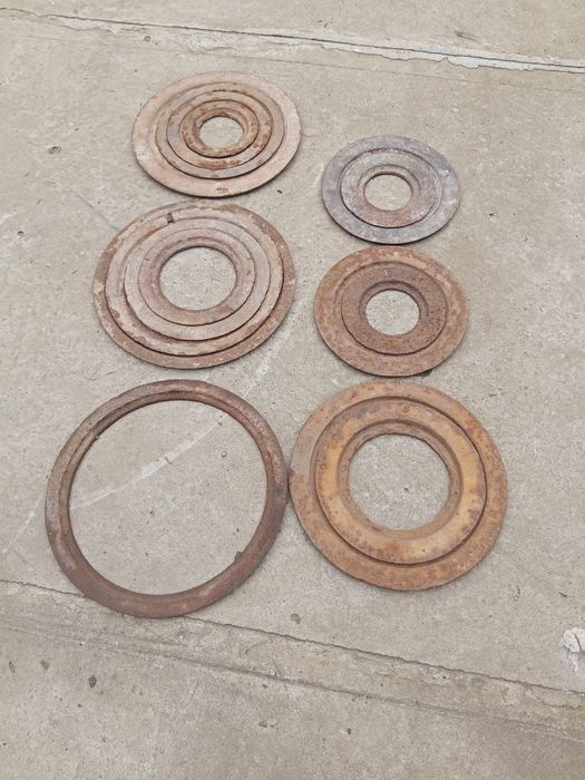 Продам кольца, двери, задвижки для печи