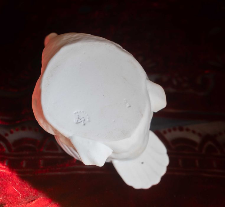 Belo cisne, em porcelana Biscuit, da Vista Alegre