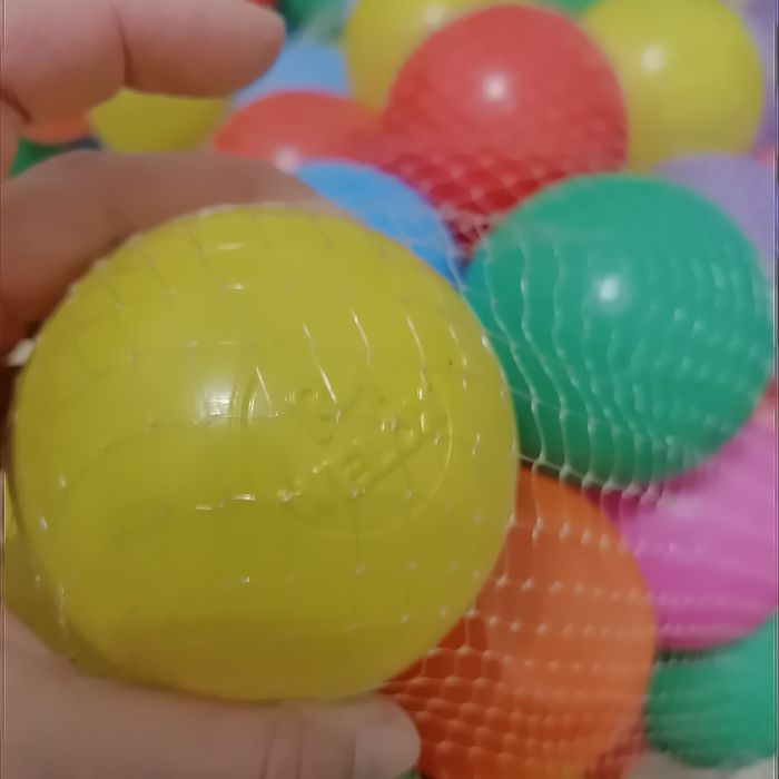 Kulki do basenu 280 sztuk (duże)+ basen gratis