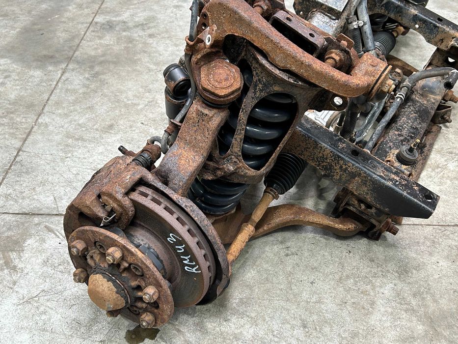 Mecânica frontal completa Isuzu NLR 3.0D (2011)