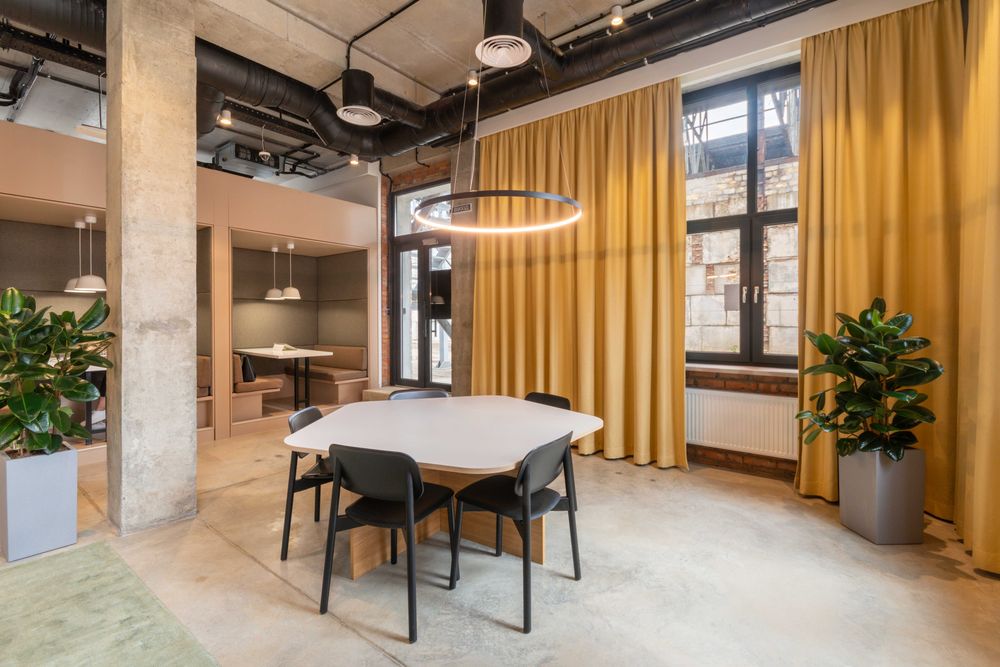 Приватний офіс для однієї особи в Regus KIVSH