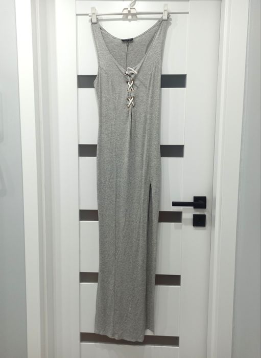 Szara dopasowana sukienka maxi z wiązaniem XS