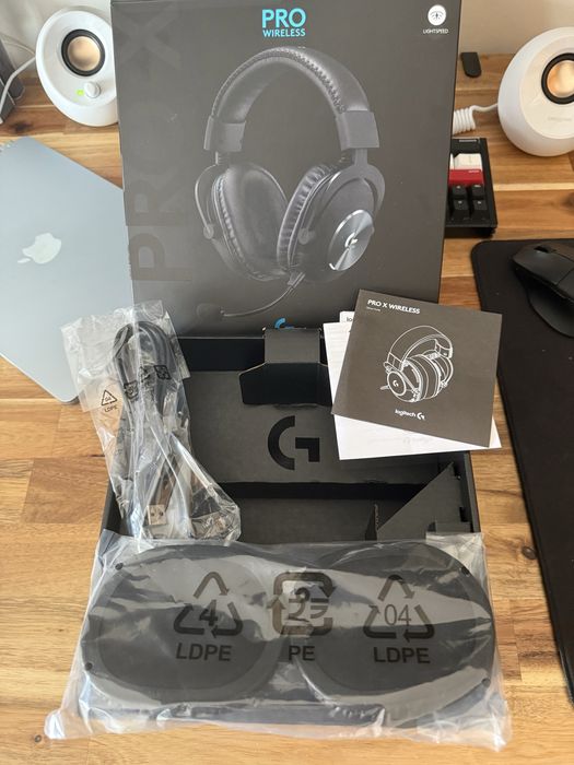 Logitech G Pro X Wireless Gaming Headset com Caixa e Dongle USB