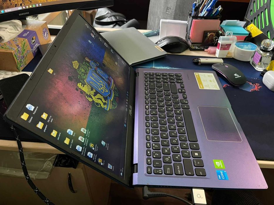 Ноутбук ASUS VivoBook X515EP / i5-1135G7 / 16GB RAM / NVIDIA MX330