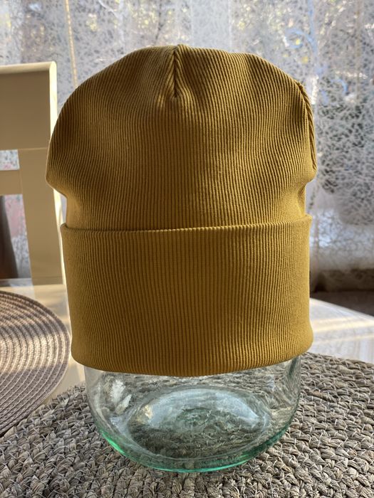 Шапка демисезонна гірчична бежева
