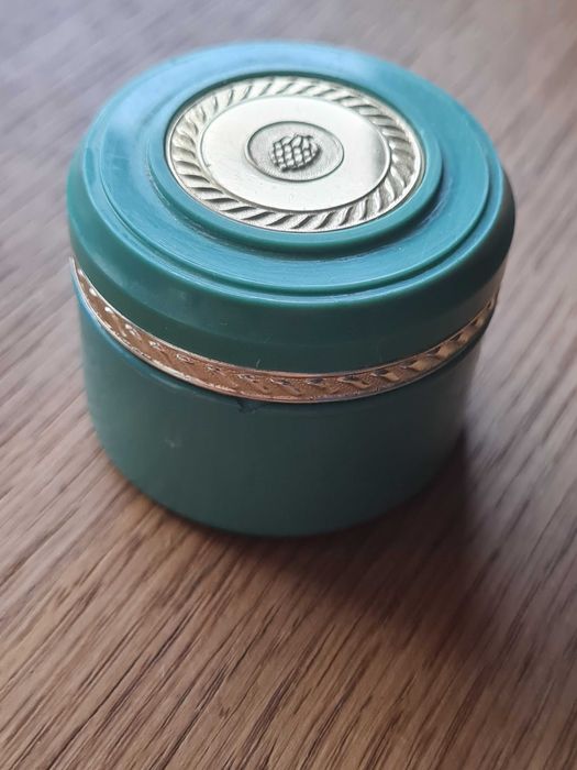 Puste pudełko po kremie Avon