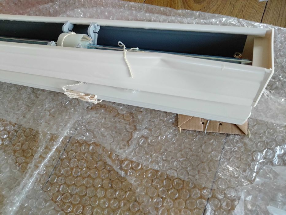 Żaluzja Aluminiowa Jasnobeżowa Połysk 101x90  1 szt.  Nowa