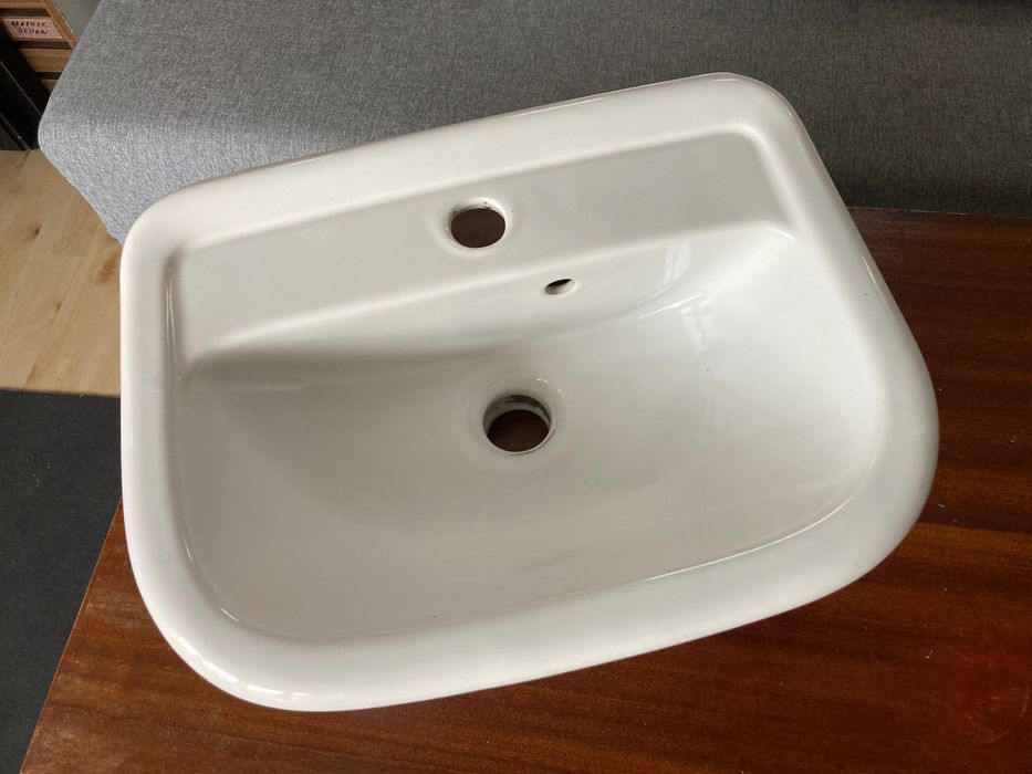 umywalka mała biała Villeroy & Boch 45cm x 33,5cm
