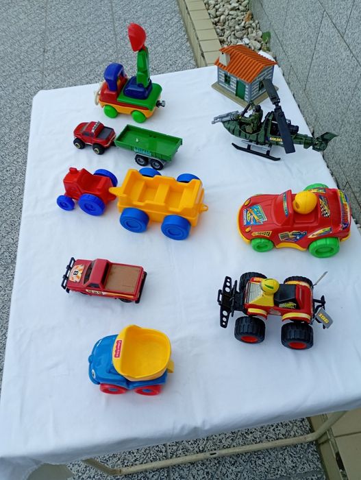 Lote de brinquedos plásticos estranjeiros