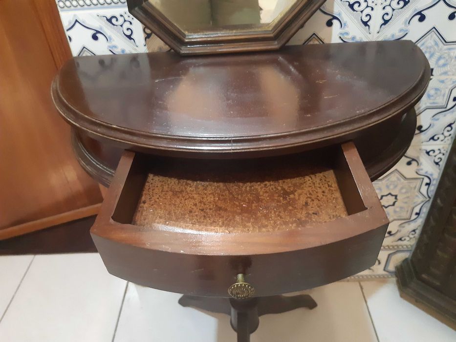 Mesa hall c/gaveta e espelho parede, anos 1980, bom estado