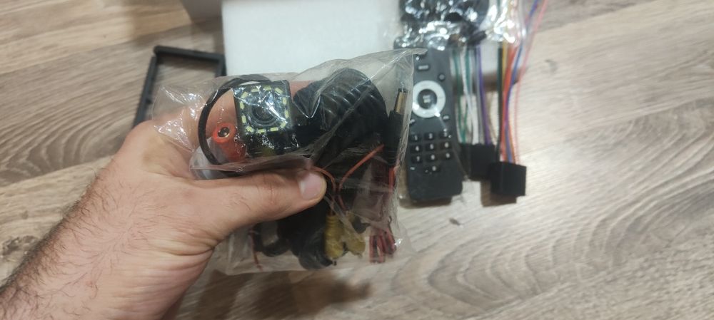 Магнітола 1DIN з висувним екраном 7" + Камера заднього виду + Мікрофон