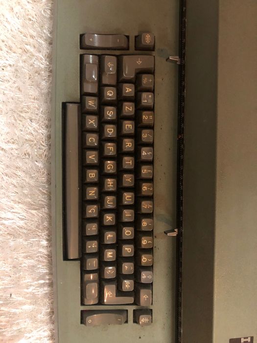 Maquina de escrever elétrica IBM