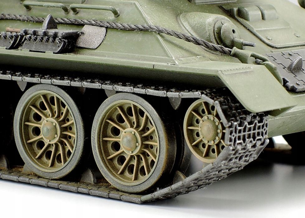 Czołg T-34/85 model 32599 Tamiya 1:48