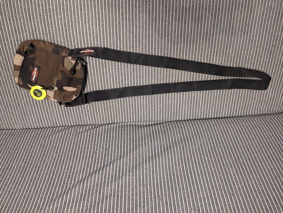Męska saszetka moro EASTPAK materiałowa