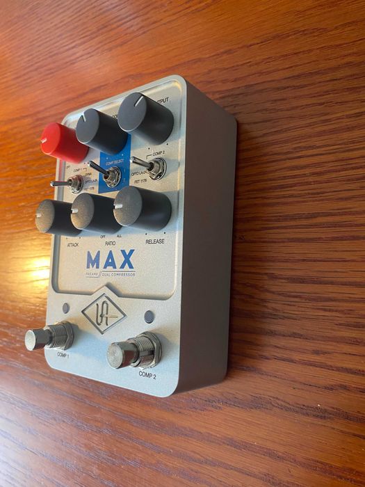 Universal Audio UAFX MAX — Preamp & Dual Compressor