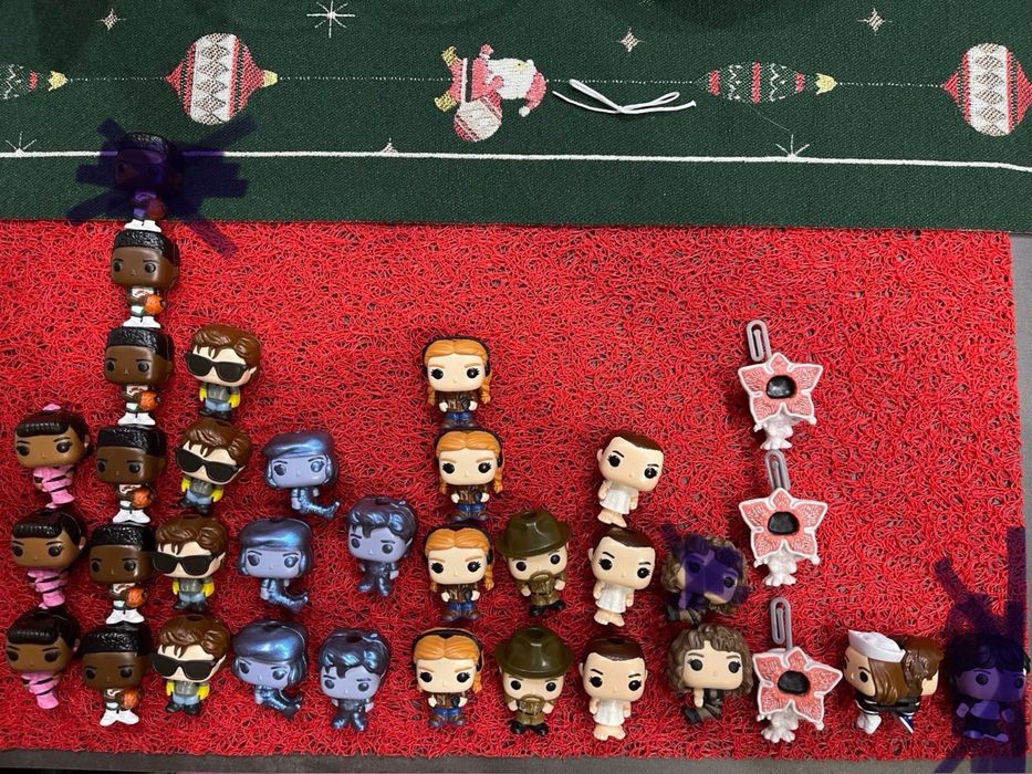 Продам фігурки Дивні дива