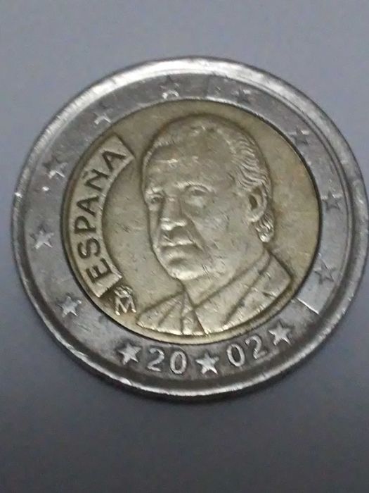 Moeda de 2 euros com defeito de cunhagem