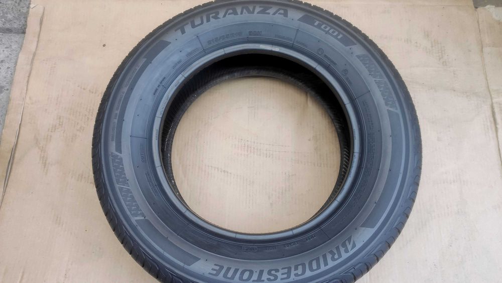 шини 215/65R16 Bridgestone. Falken Всесезонні