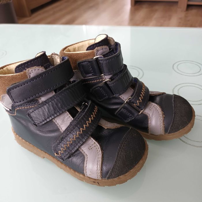 Buty dziecięce  r. 25, firmy Porto-super cena