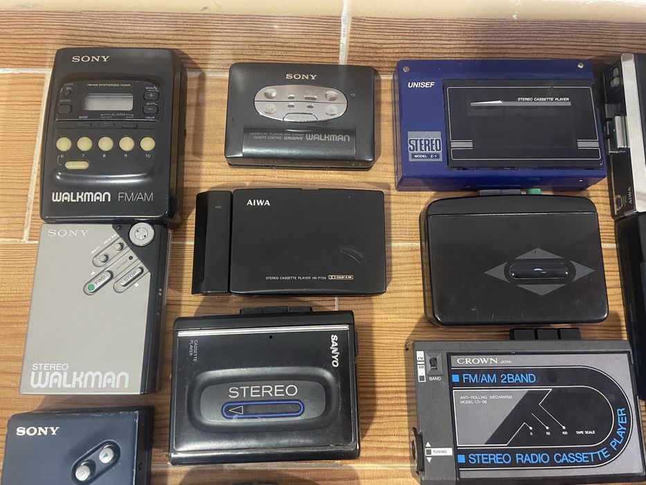 Walkmans Sony, Aiwa, Crown