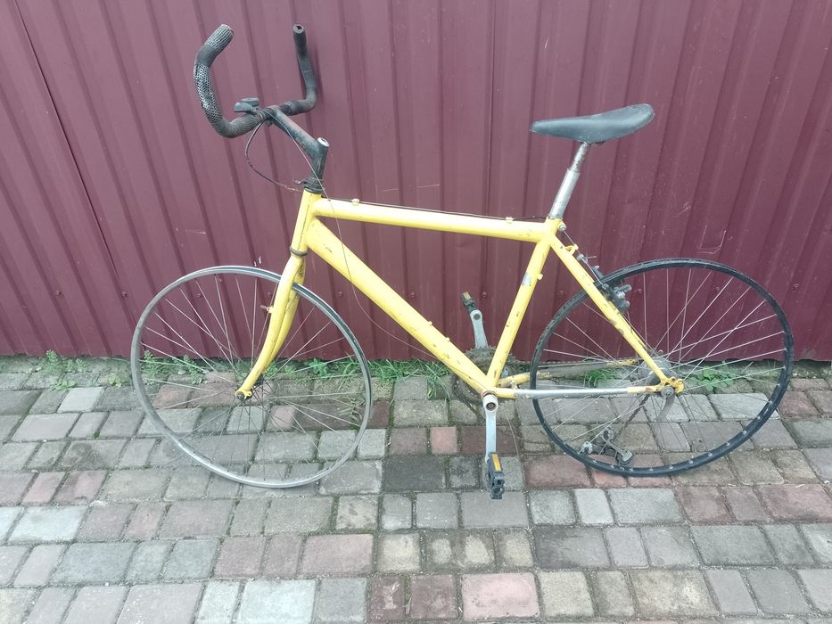 Велосипед спортивний.