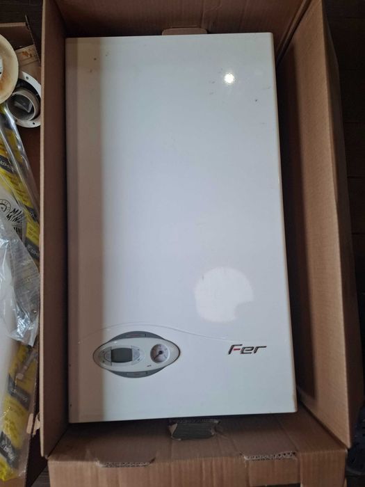 Газовий котел Ferroli FER EASYtech F 24