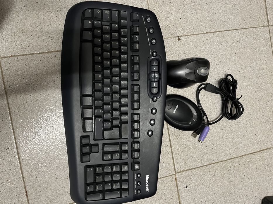 Microsoft - Wireless Keyboard and Optical Mouse64551667849217124