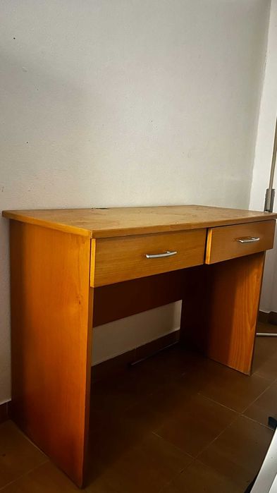 Mobilia em bom estado