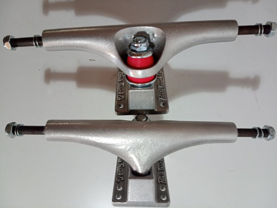 Trecks de skate NOVOS