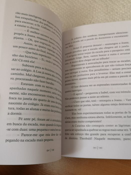 Portes Incluídos Livro "As Gémeas - Livro 1: No Colégio de Santa Clara