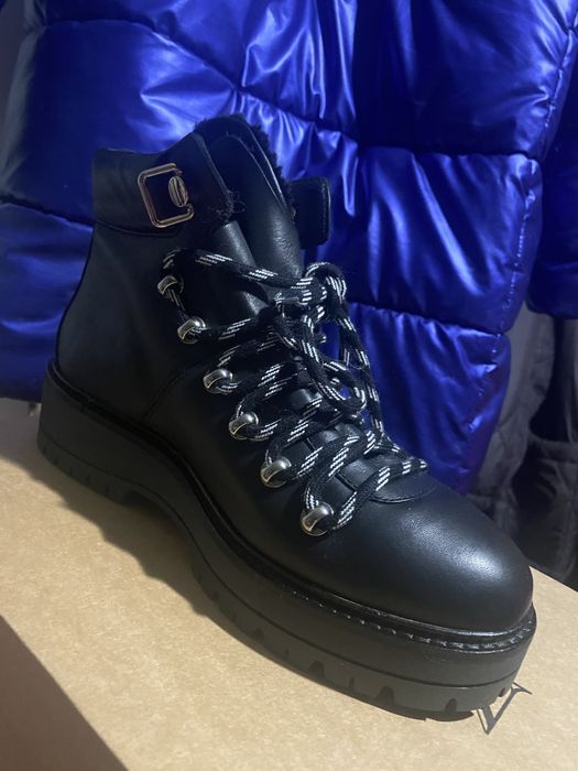 Ботинки Нові Tommy Filfiger 37 р на хутрі