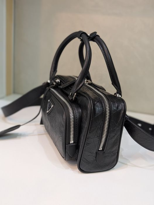 Сумка Prada з натуральної шкіри