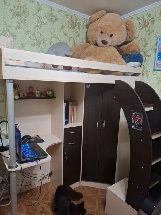 Стенка  в спальню