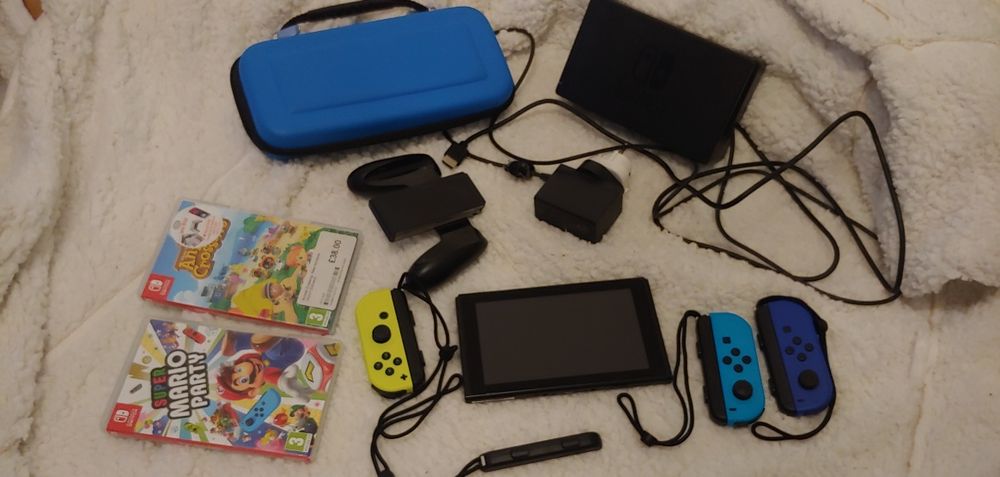 Nintendo switch z kartą pamięci i grami