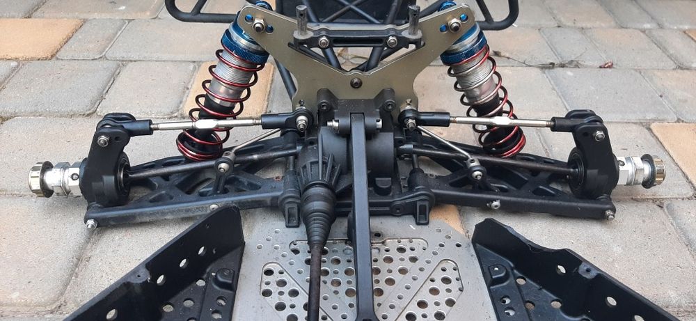 Продам losi 5t 1.0. ДВС  Traxxas Arrma HPI baja 5t