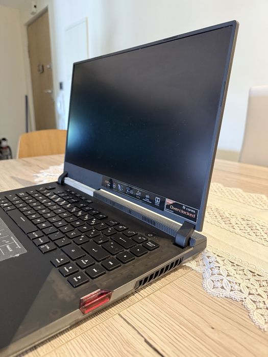 Asus Rog strix 15.6 G533QS RTX 3080 / Ryzen 9 5900HX / 300hz / 32GB RAM