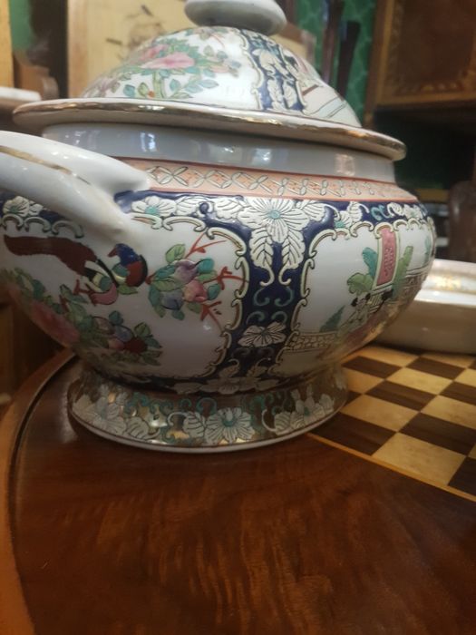 Terrina e taça motivos  Orientais