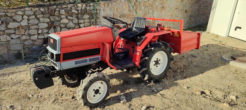 Trator Yanmar F14D