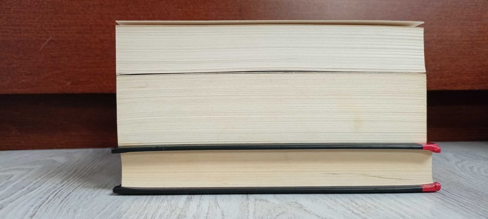 3x Gillian Flynn Zaginiona dziewczyna Mroczny zakątek Ostre przedmioty