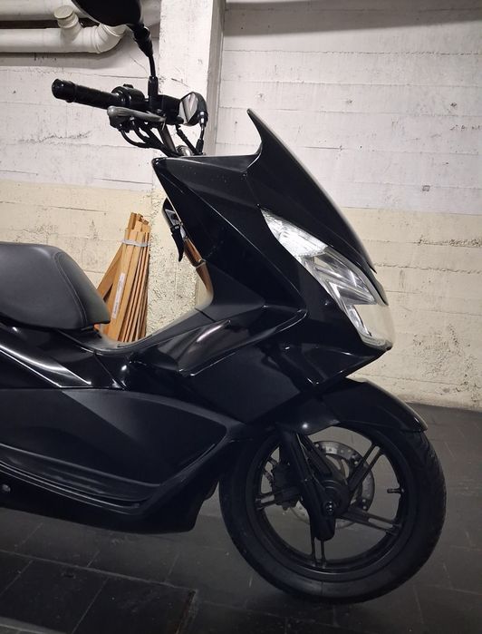 Honda PCX  de garagem