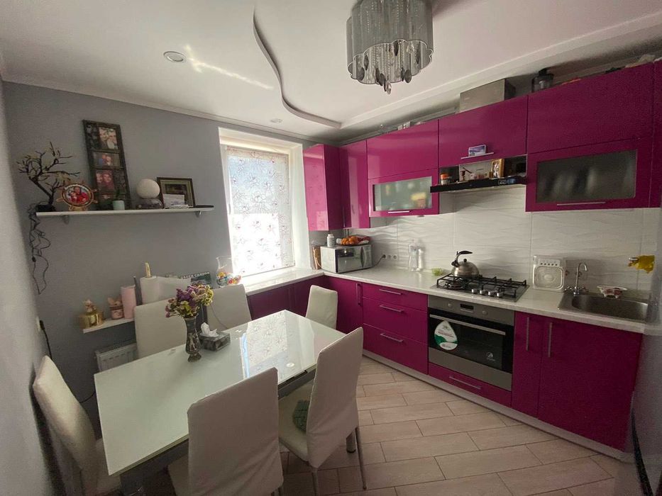 Двокімнатна квартира з автономним опаленням та сучасним ремонтом