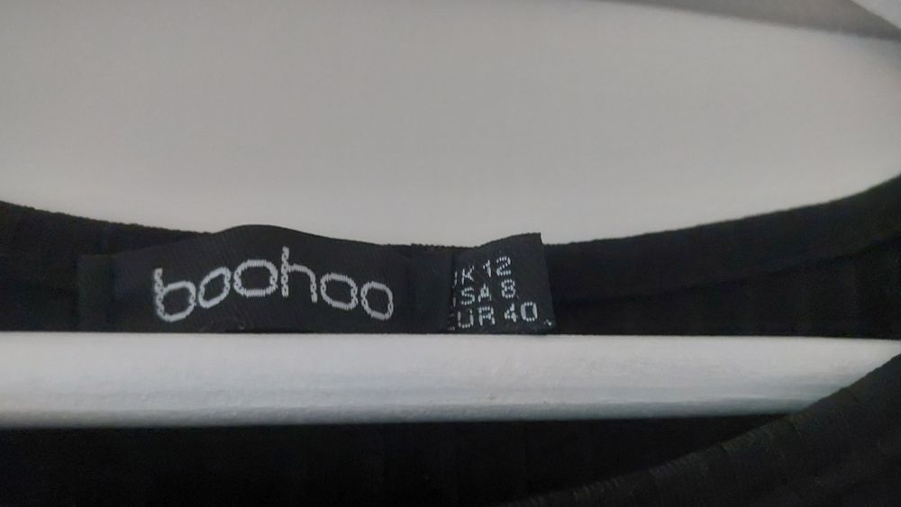 Dopasowana sukienka boohoo rozmiar s