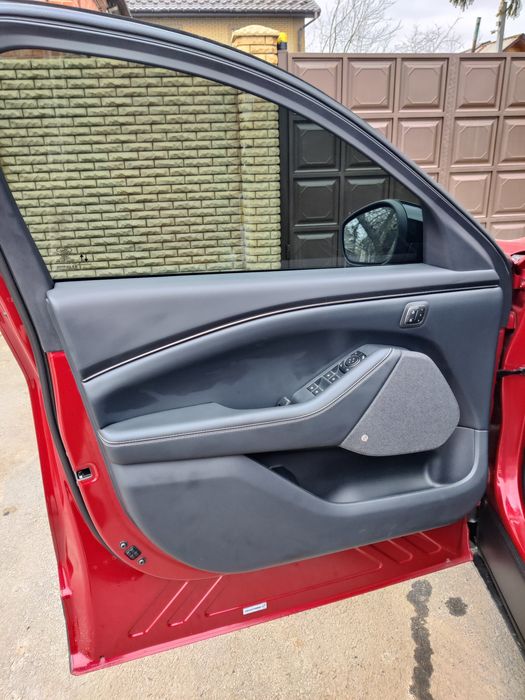 FORD MUSTANG MACH-E PREMIUM
98.7 kWh 23рік10місяць