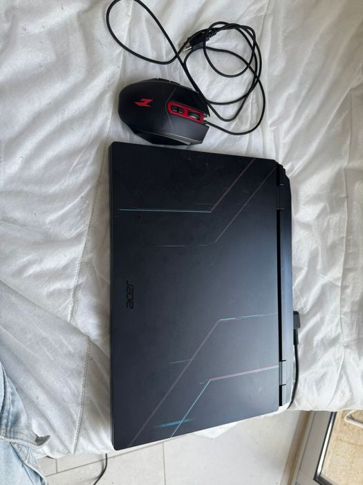 Notebook gamer como novo