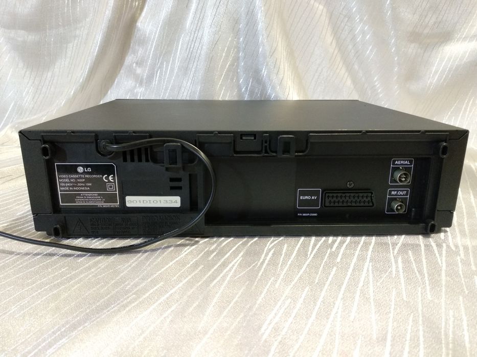 Відеомагнітофон LG N30P