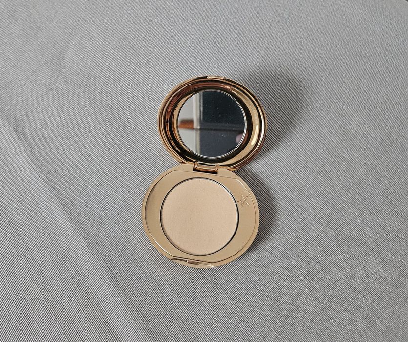 Mini puder Charlotte Tilbury Air Brush  Medium