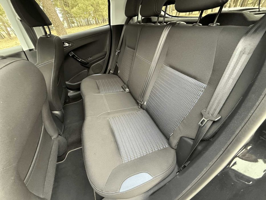 Carro Peugeot 208 1.4 HDI Allure 68cv negociavel excelente estado — photo 5
